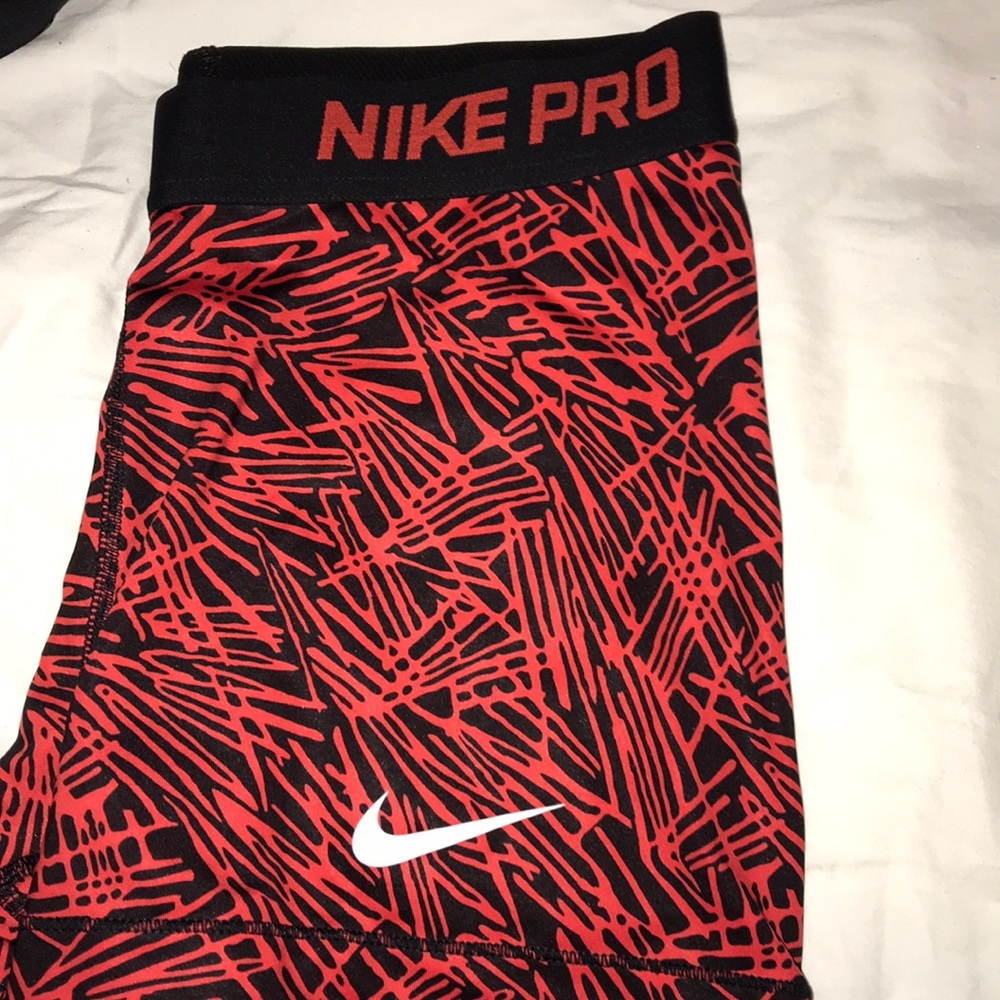 Nike pro